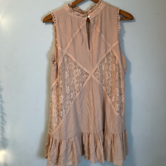 ❤️ DETAILED DUSTY PINK HIGH NECK BOUTIQUE DRESS - Picture 3 of 3